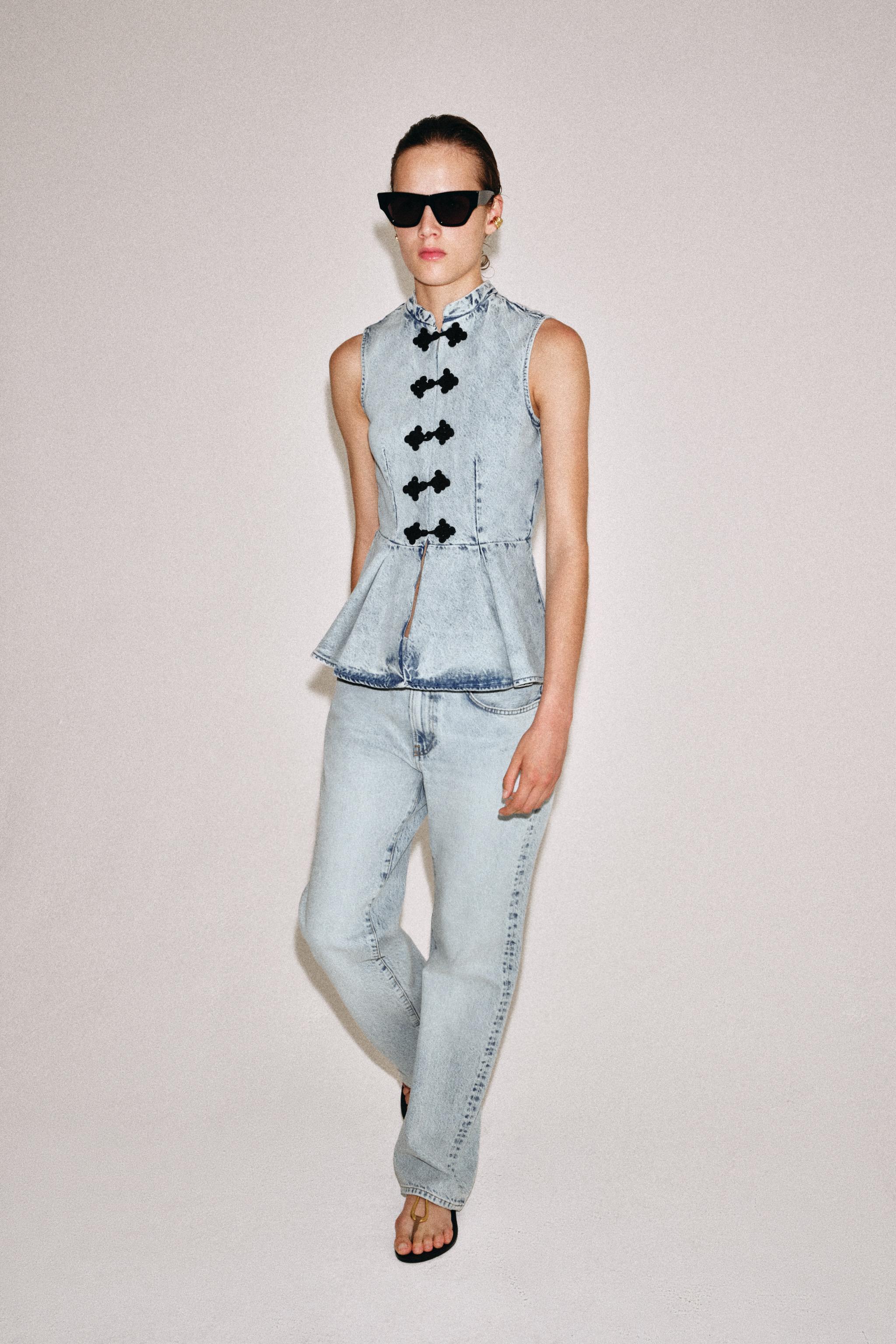 ZW COLLECTION DENIM FROG FASTENING VEST